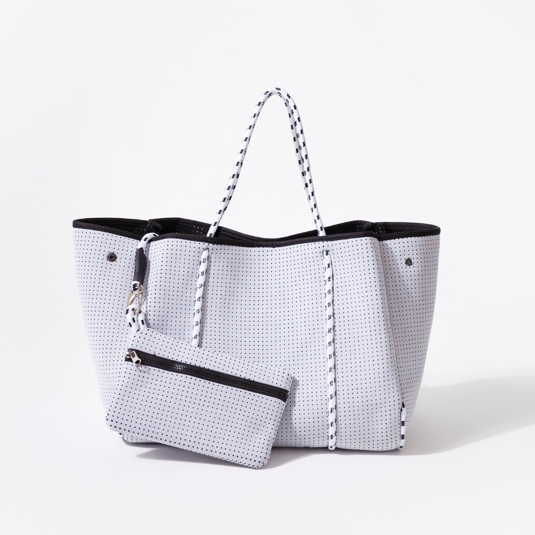 DETACHABLE POUCH NOT WHITE