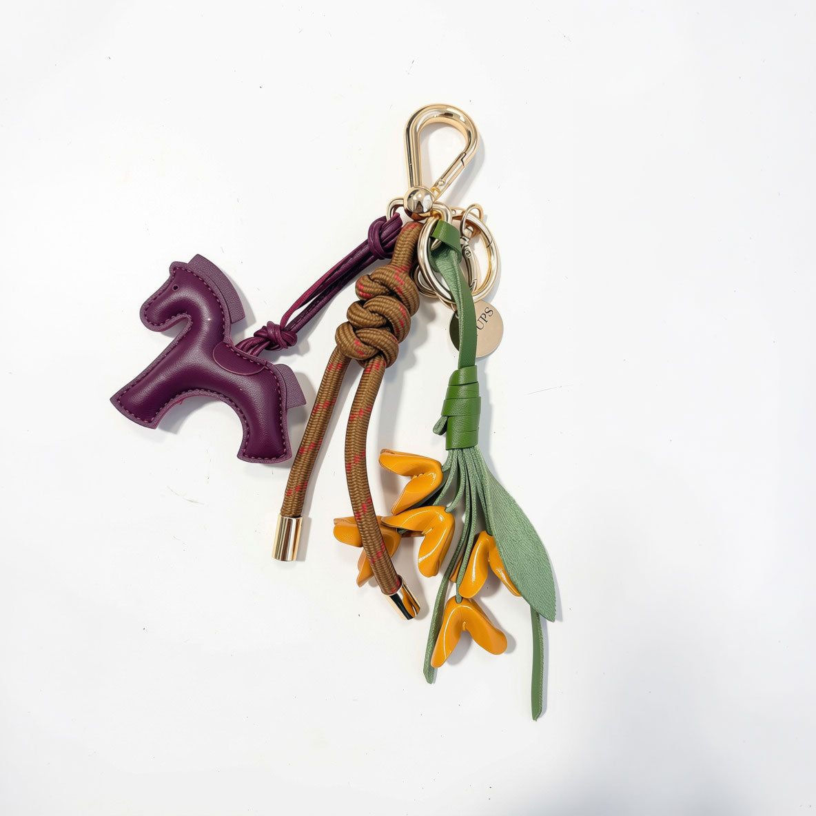 KEY CHAIN CHESTNUT WITH CHARMS - BURGUNDY HORSE AND YELLOW TULIP