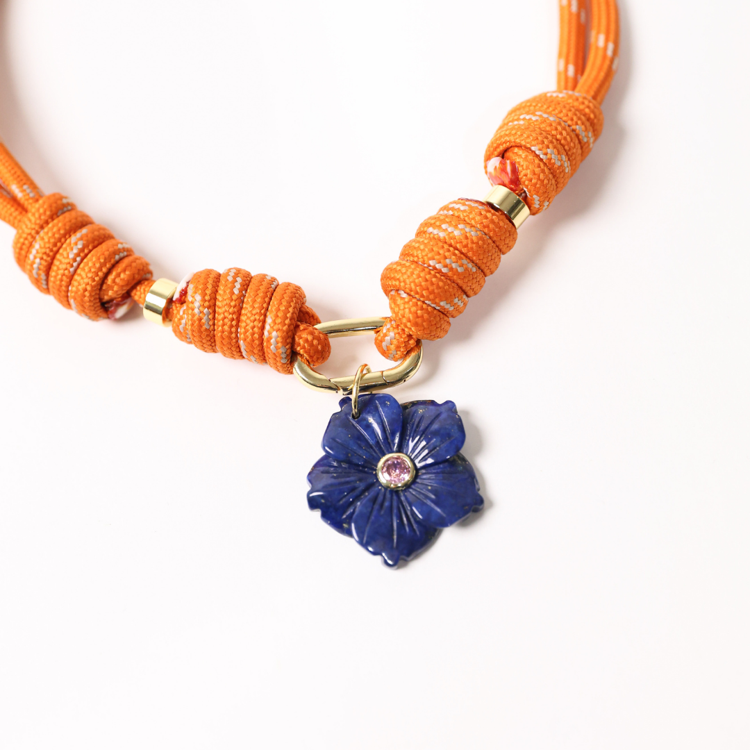 POP UPS X HANNAH B BOAT ROPE BURNT ORANGE NECKLACE WITH BLUE HIBISCUS