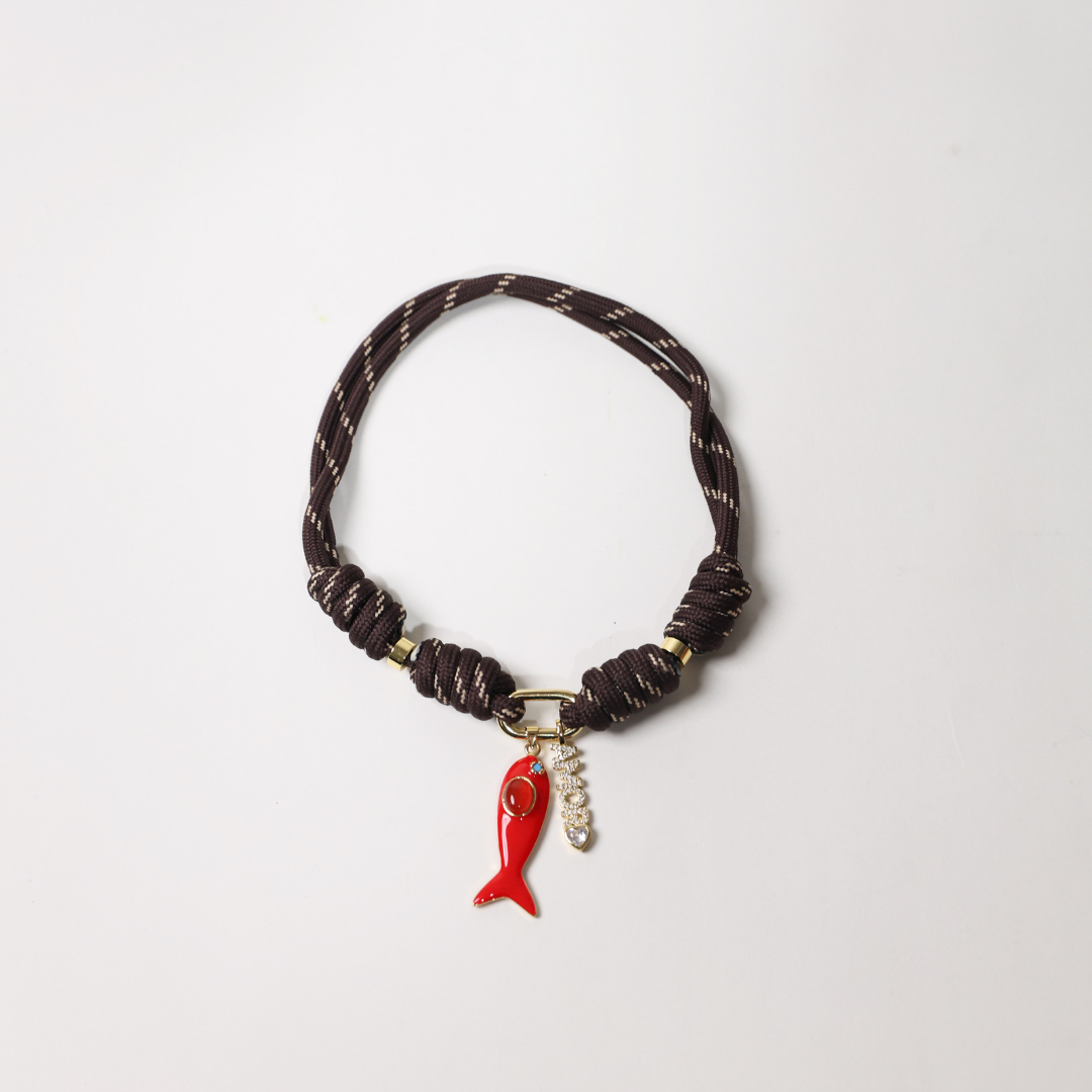 POP UPS X HANNAH B BOAT ROPE ESPRESSO NECKLACE WITH RED ENAMEL FISH & AMORE