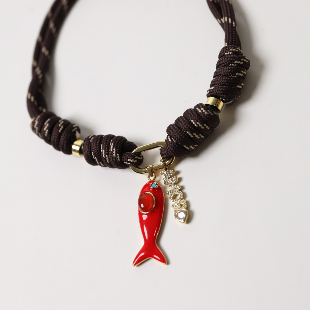 POP UPS X HANNAH B BOAT ROPE ESPRESSO NECKLACE WITH RED ENAMEL FISH & AMORE