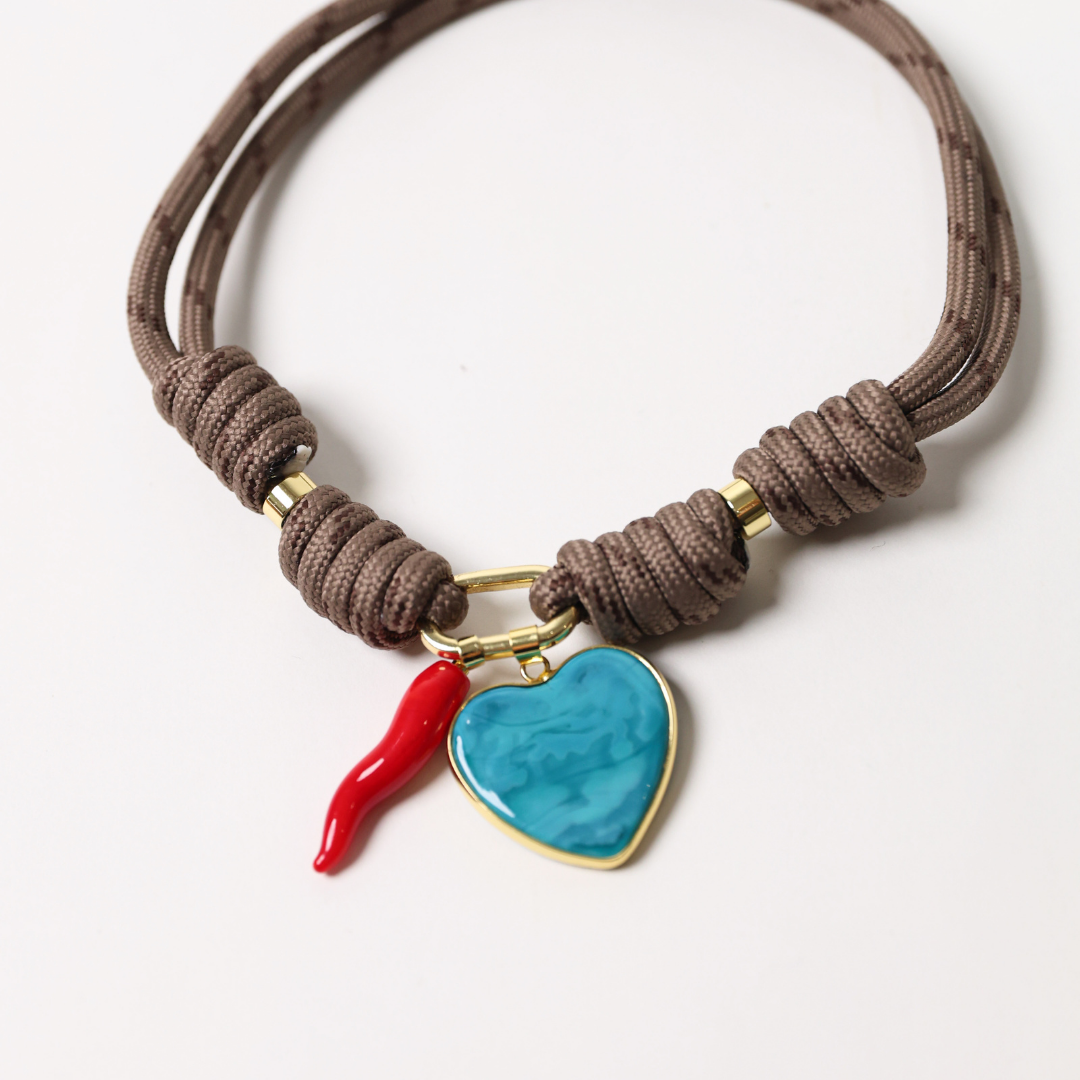 POP UPS X HANNAH B BOAT ROPE MOCHA NECKLACE WITH BLUE HEART & RED CHILI