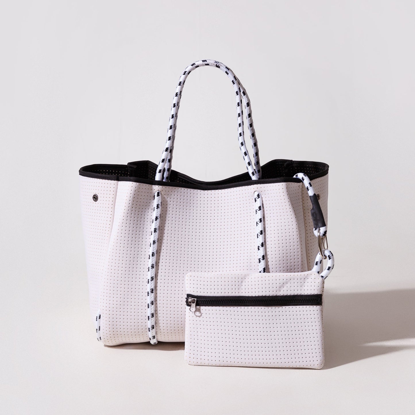 DETACHABLE POUCH PURE WHITE