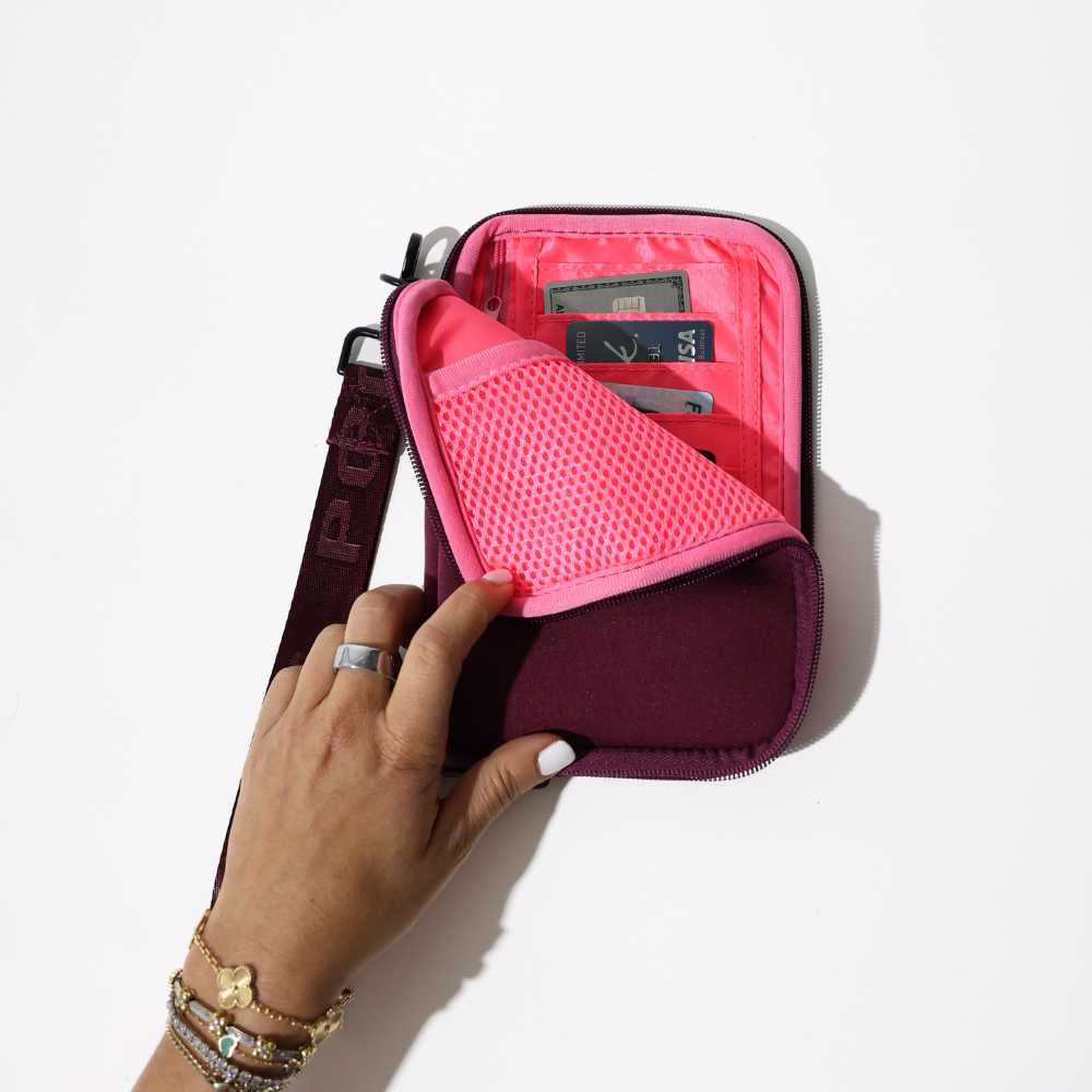PASSPORT WALLET BERRY