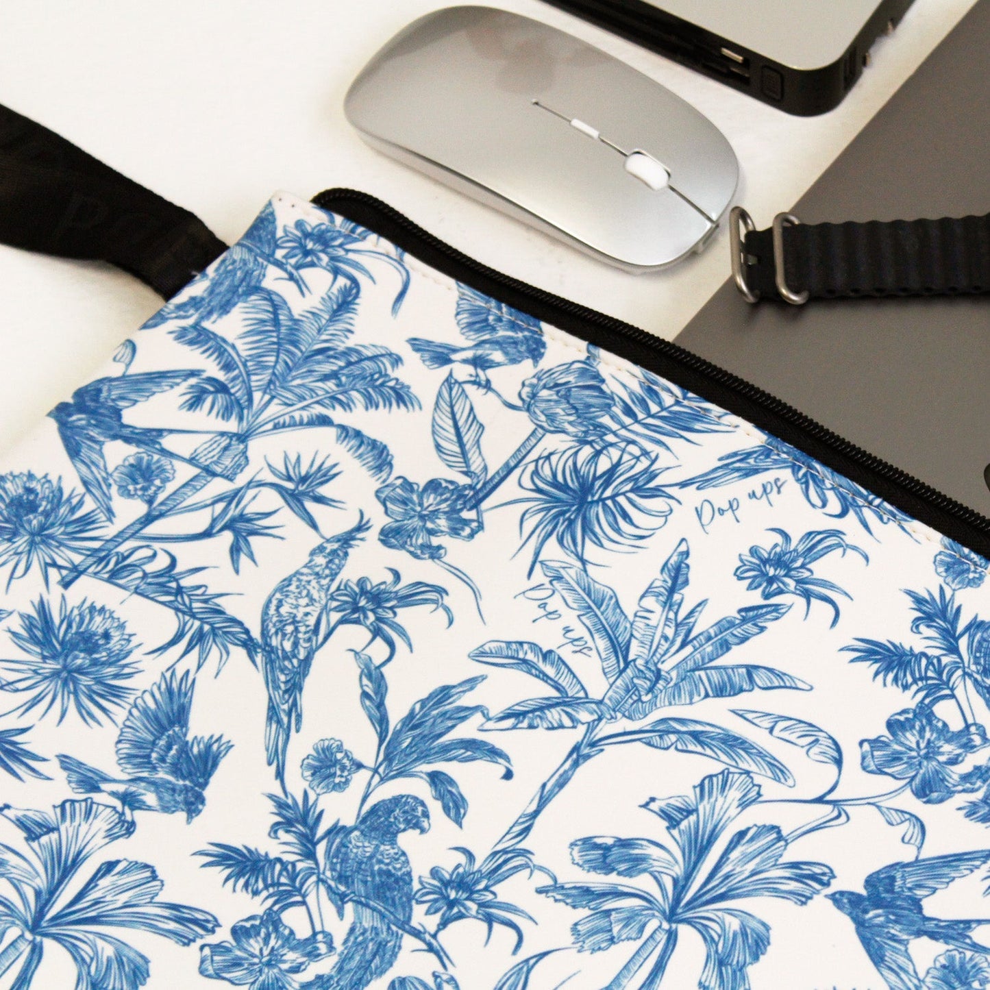 LAPTOP SLEEVE TOILE