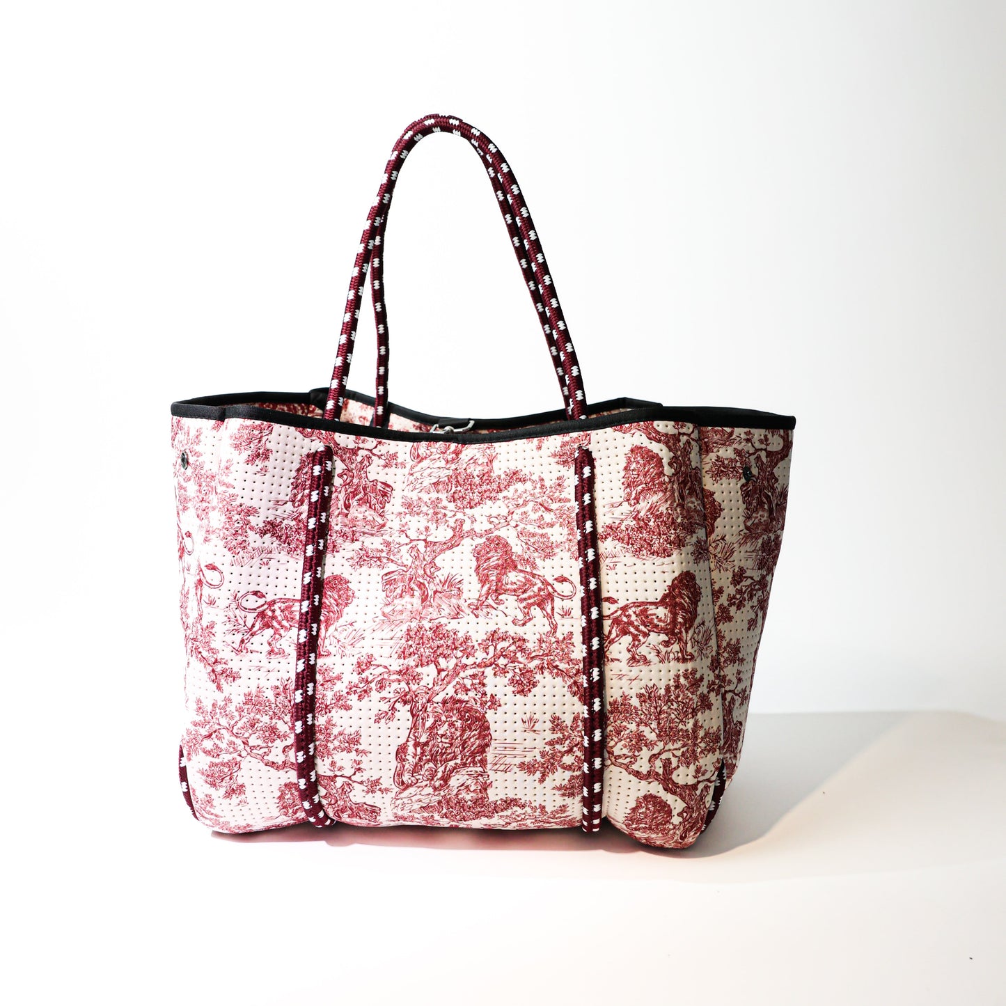 LION TOILE SET: EVERYDAY TOTE + LAPTOP SLEEVE + ESSENTIAL POUCH + KEY CHAIN