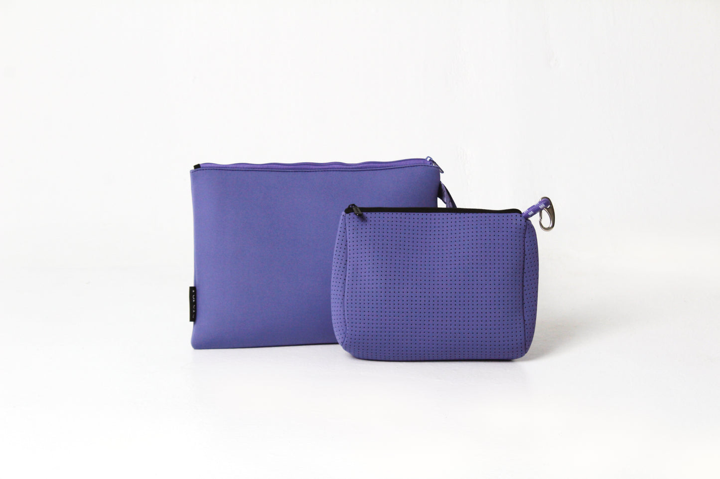 VERY PERI SET: OVERSIZED WRISTLET POUCH + ESSENTIAL POUCH