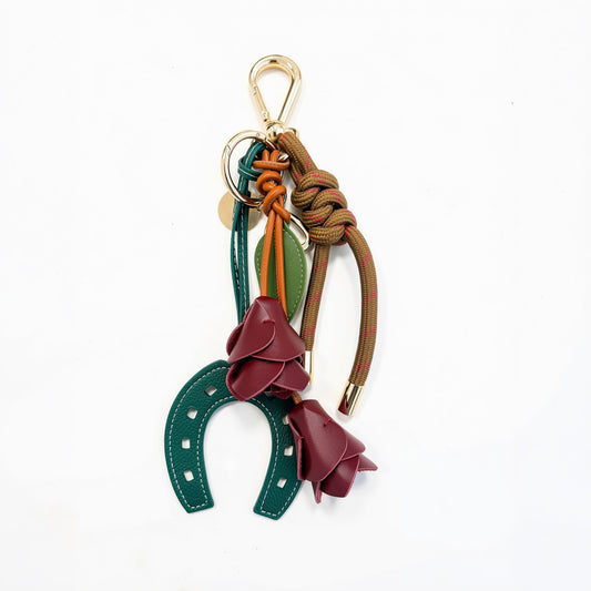 KEY CHAIN CHESTNUT WITH CHARMS - GREEN HORSESHOE AND BURGUNDY ROSES