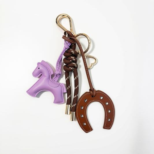 KEY CHAIN TOFFEE WITH CHARMS - LAVENDER HORSE AND BROWN HORSESHOE