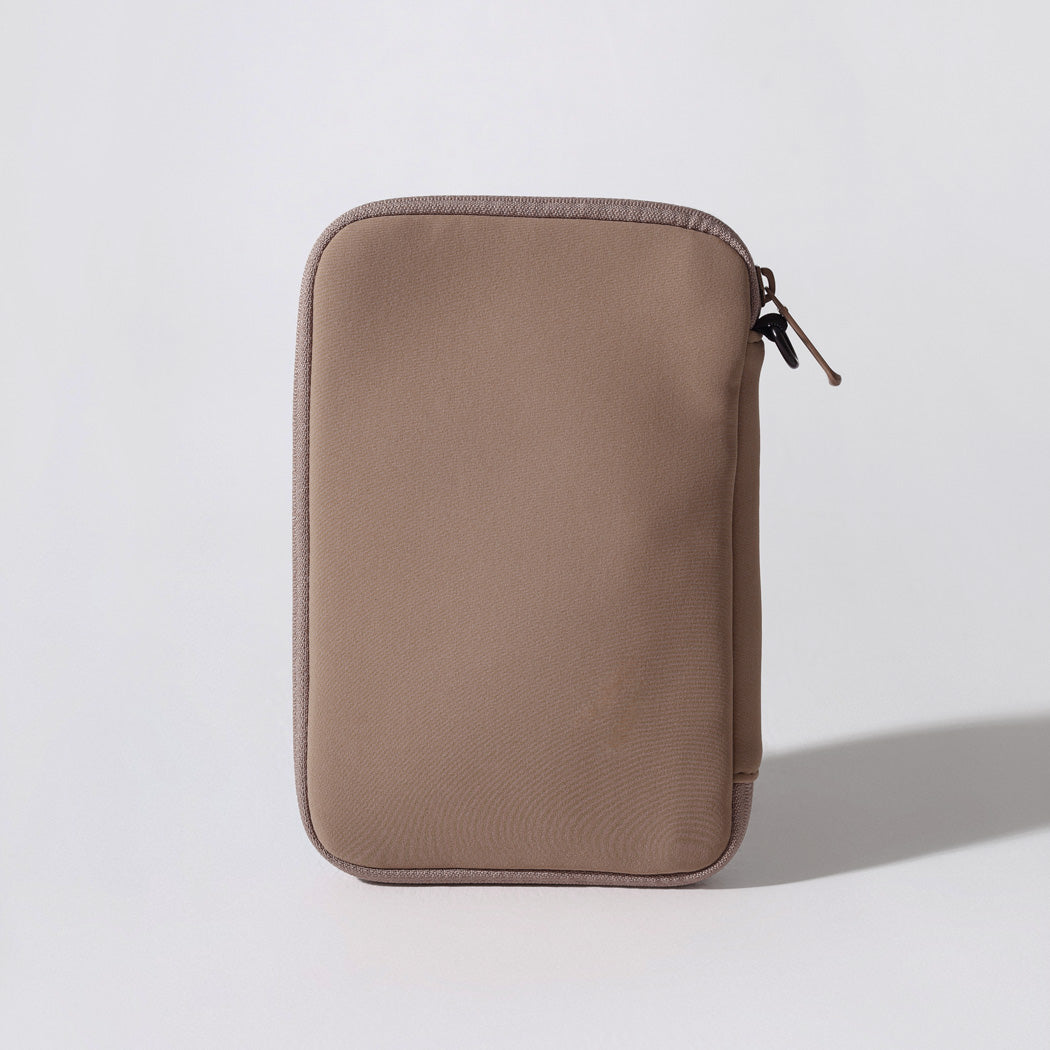 PASSPORT WALLET MOCHA