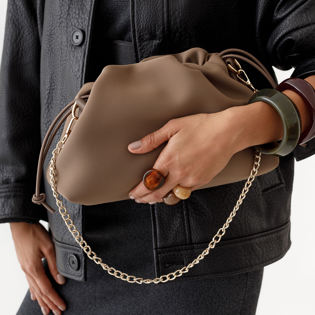PUFF CLUTCH MOCHA