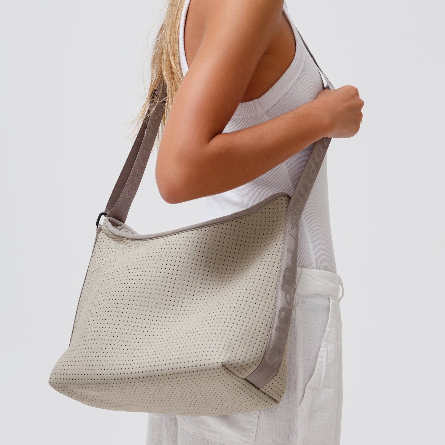 HOBO CROSSBODY BAG TAUPE