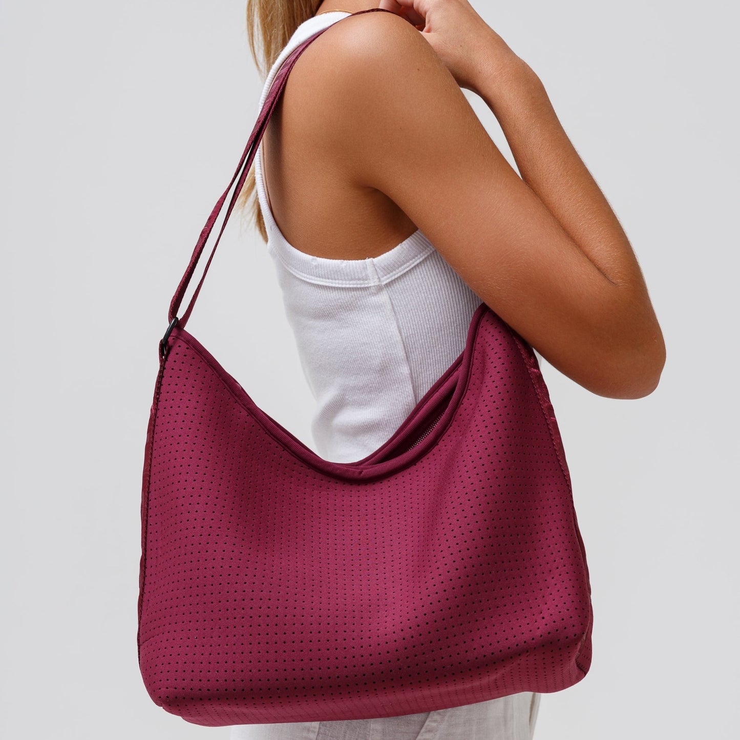 HOBO CROSSBODY BAG BERRY