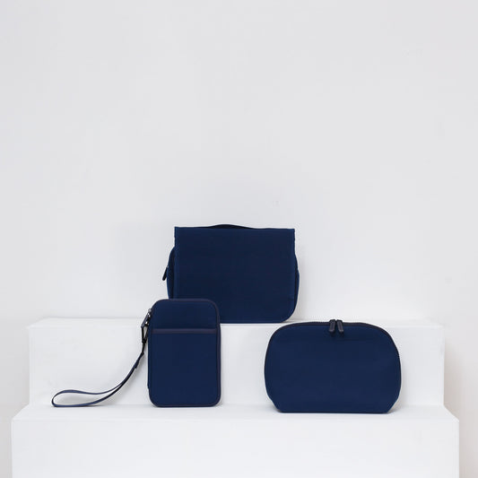 DEEP BLUE ACCESORIES SET: TOILETRY BAG + ESSENTIAL POUCH + PASSPORT WALLET