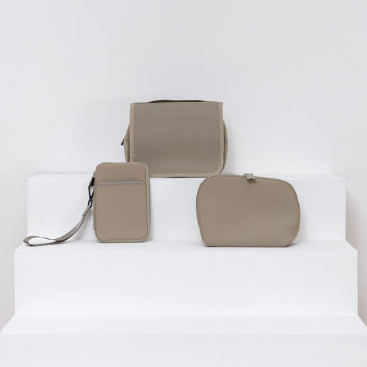 TAUPE ACCESORIES SET: TOILETRY BAG + ESSENTIAL POUCH + PASSPORT WALLET