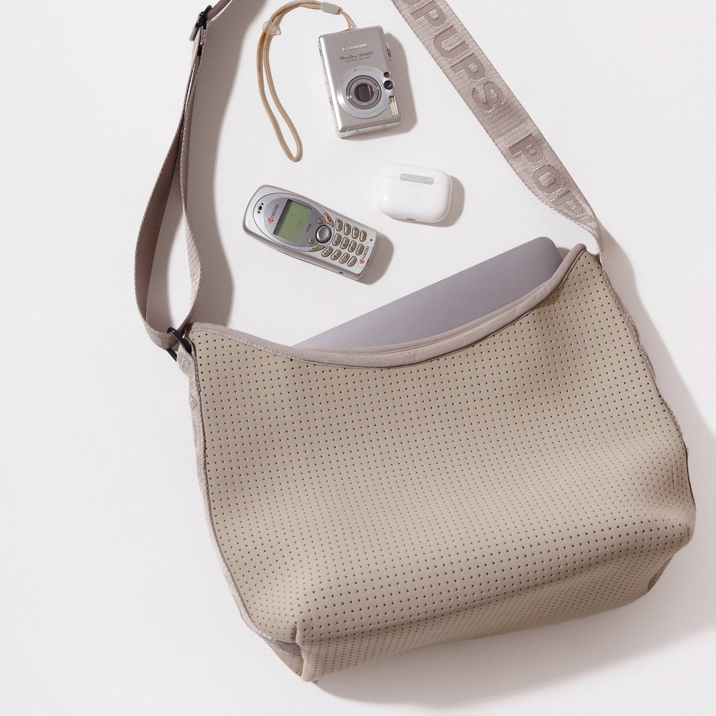 HOBO CROSSBODY BAG TAUPE