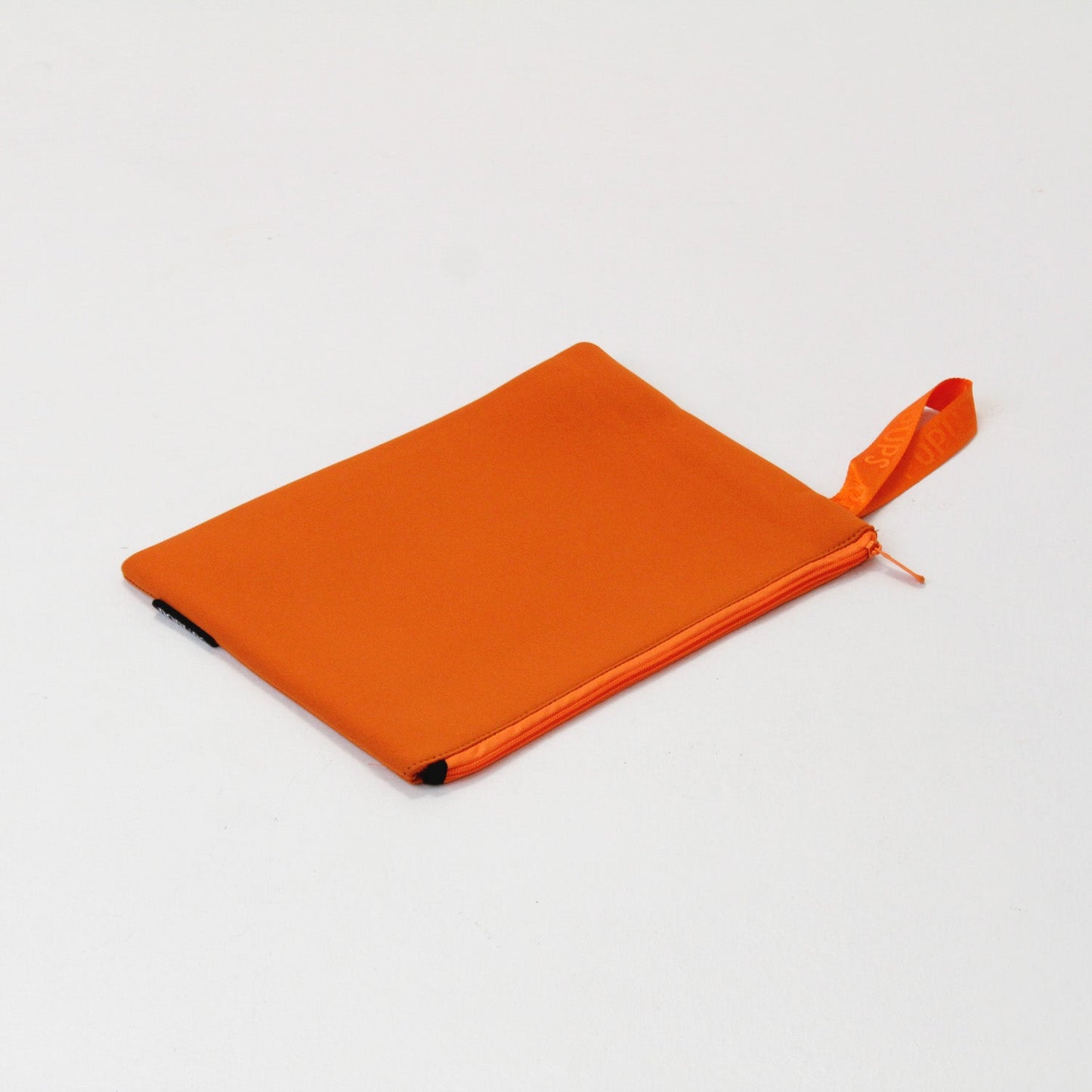 OVERSIZED WRISTLET POUCH BURNT ORANGE